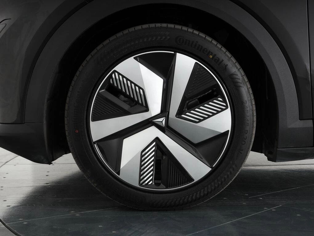 Changan Deepal S05 68,8 kWh Max AWD - Deep Space Black - foto 13